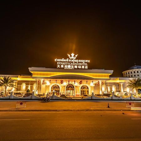 Dynasty Casino Hotel Bavet Bagian luar foto