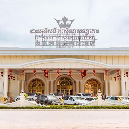 Dynasty Casino Hotel Bavet Bagian luar foto