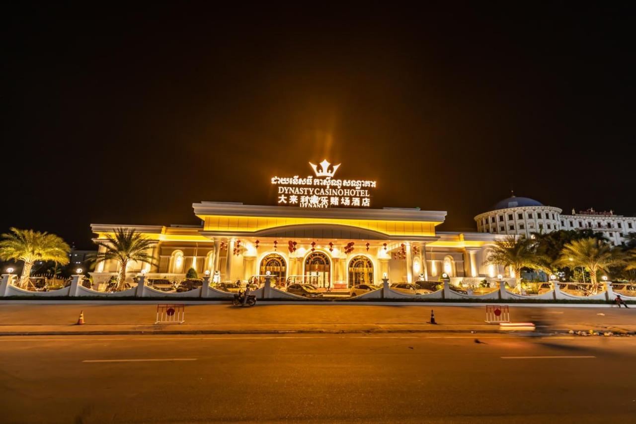 Dynasty Casino Hotel Bavet Bagian luar foto