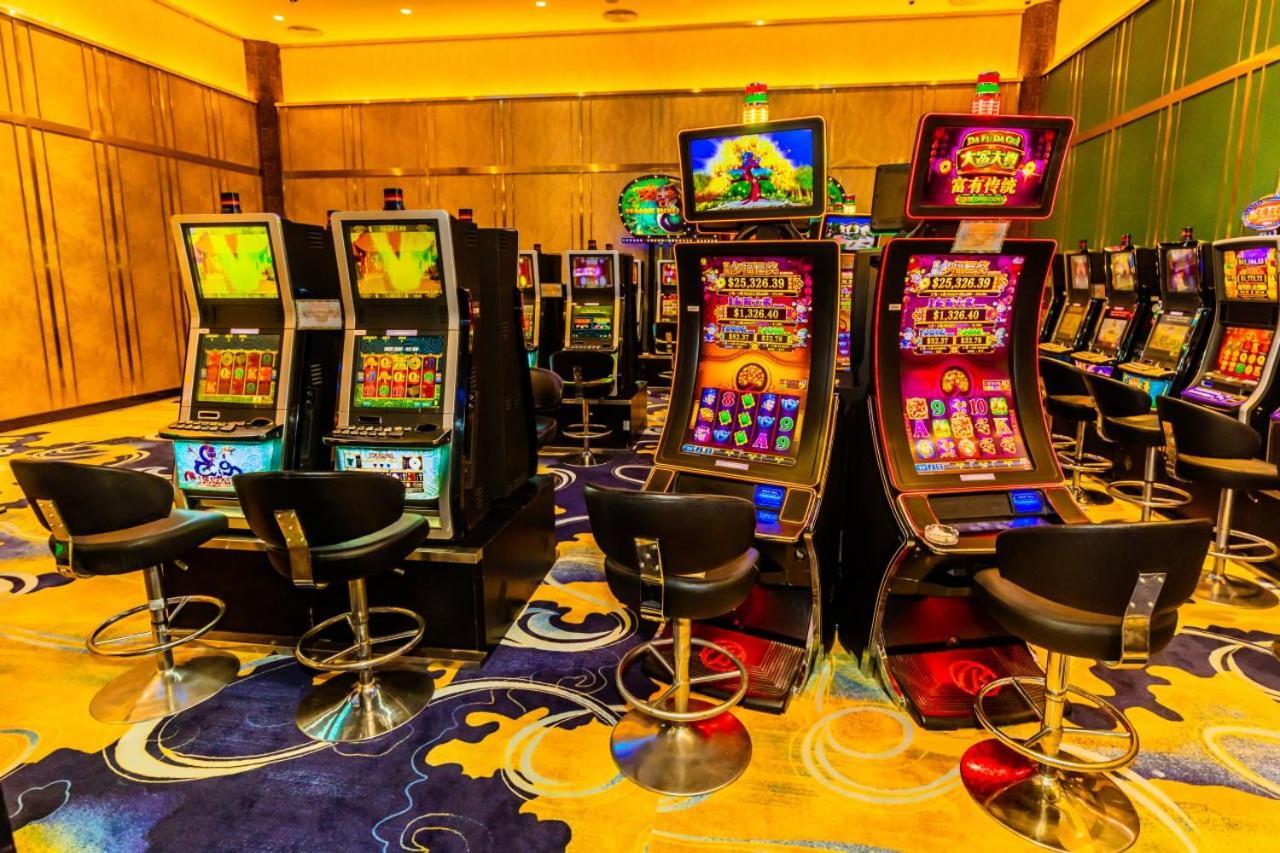Dynasty Casino Hotel Bavet Bagian luar foto