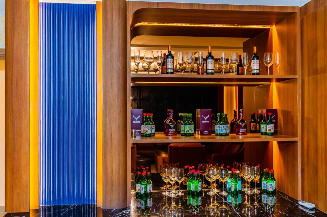 Dynasty Casino Hotel Bavet Bagian luar foto