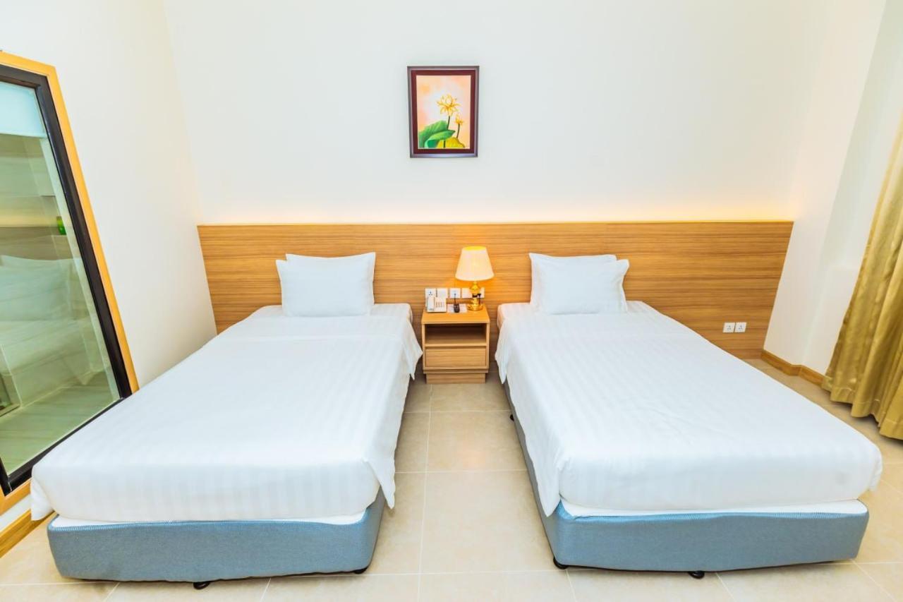 Dynasty Casino Hotel Bavet Bagian luar foto
