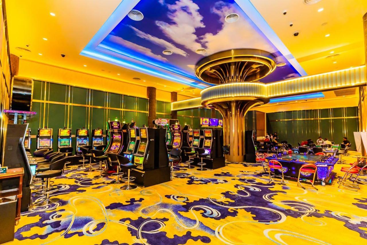 Dynasty Casino Hotel Bavet Bagian luar foto